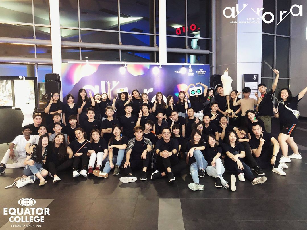 graduation showcase aurora 163 group photo